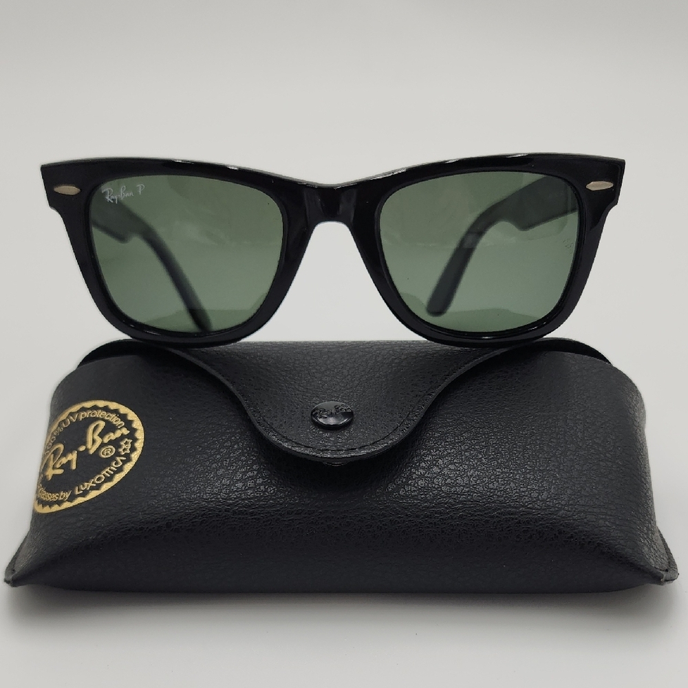 Ray-Ban Black Sunglasses with‎ Case